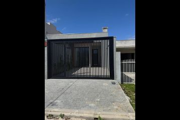 CASA NOVA NA PRAIA GRANDE REF603CA