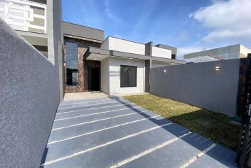 CASA COM PISCINA NO COSTA AZUL REF654CA