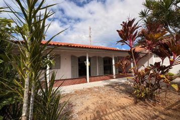 CASA COM PISCINA NA QUADRA DO MAR REF737CA