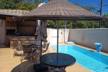 CASA COM PISCINA - 15 PESSOAS - REF 010LD