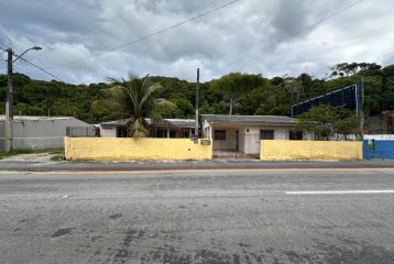 CASA PROX AO CENTRO DE MATINHOS REF971CA