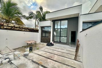 CASA COM PISCINA E 03 DORM NO MARISSOL - PONTAL DO PARANÁ REF780CA